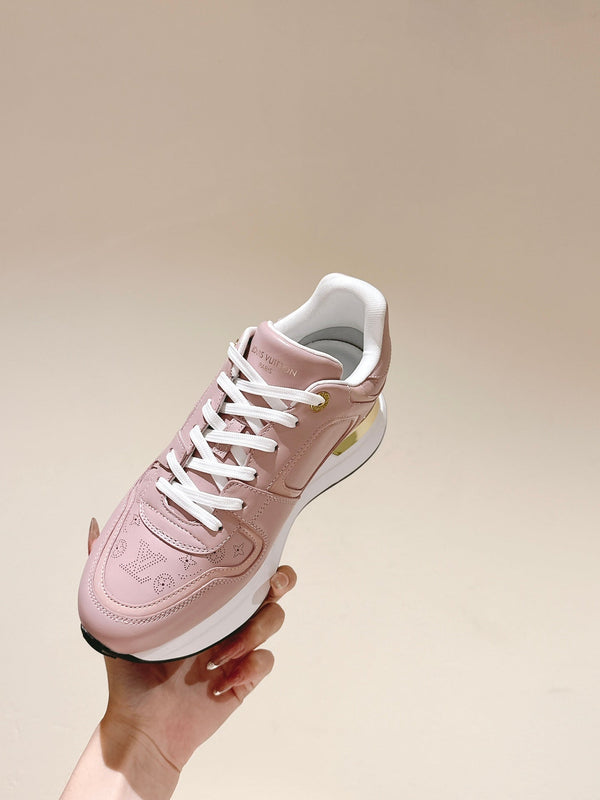 LV Neo Run Away Sneaker 50mm in pelle di vacchetta color quarzo rosa