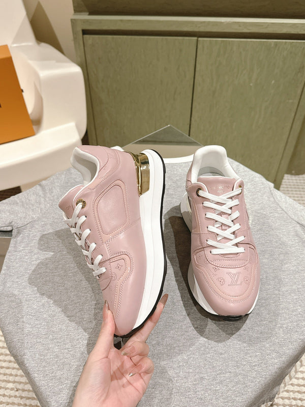 LV Neo Run Away Sneaker 50mm in pelle di vacchetta color quarzo rosa