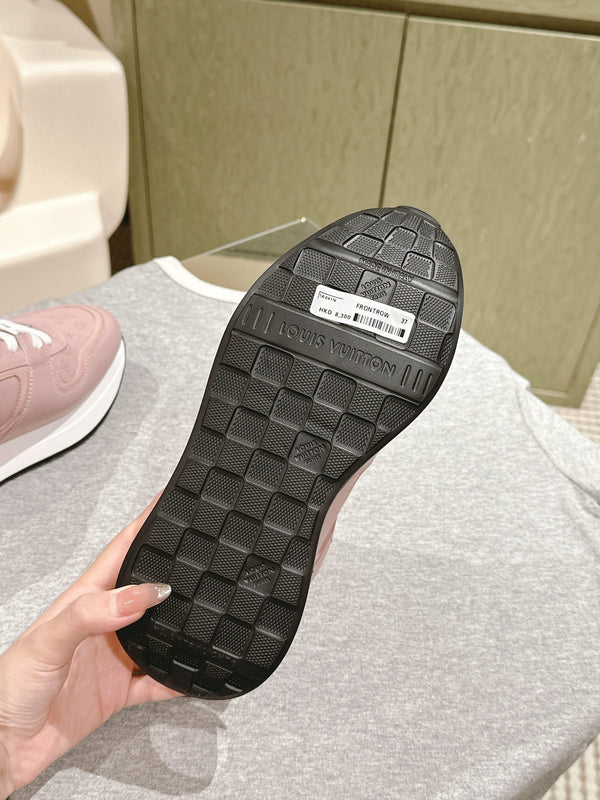 LV Neo Run Away Sneaker 50mm in pelle di vacchetta color quarzo rosa