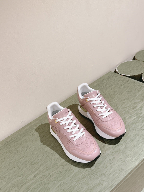 LV Neo Run Away Sneaker 50mm in pelle di vacchetta color quarzo rosa