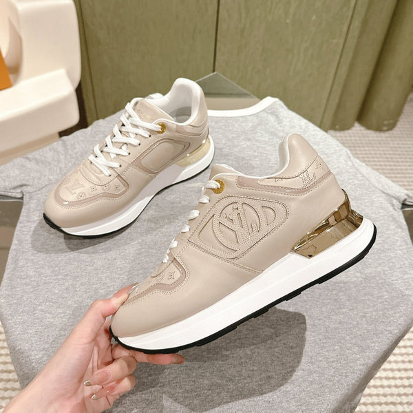 Sneaker LV Neo Run Away 50mm in pelle di vacchetta beige