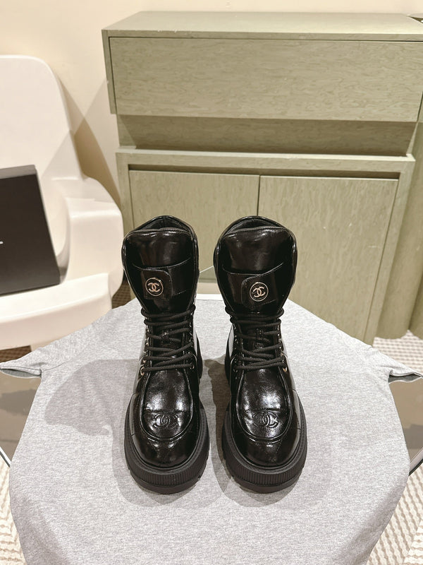 MARTIN BOOTS IN BLACK EMBROIDERED CALFSKIN
