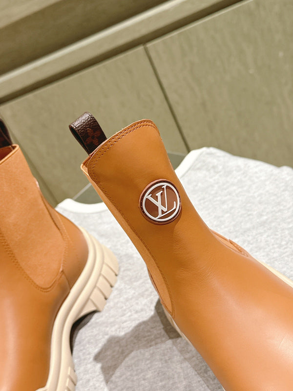 Stivaletto alla caviglia LV Ruby Flat 50mm in pelle di vacchetta marrone chiaro 450432