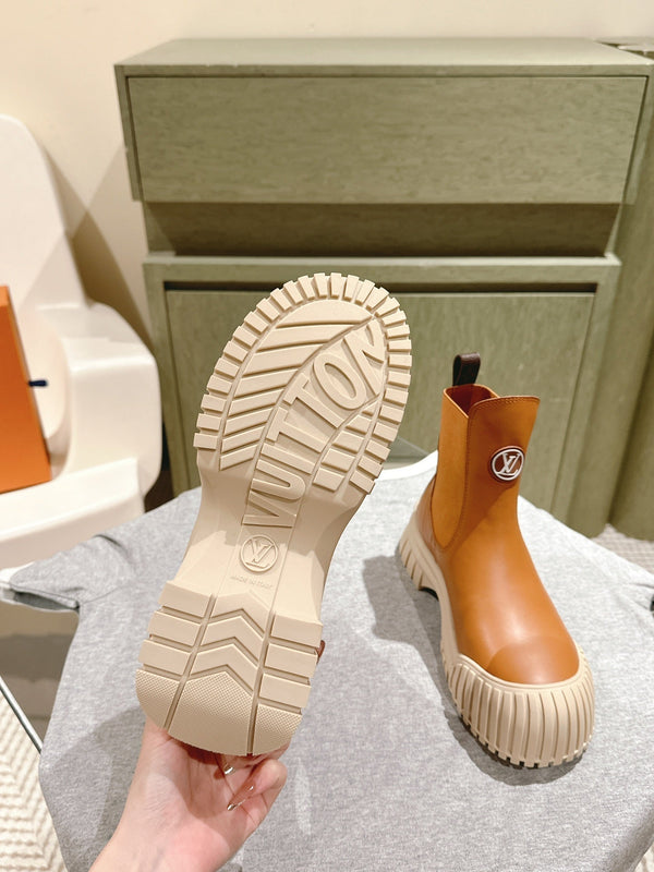 Stivaletto alla caviglia LV Ruby Flat 50mm in pelle di vacchetta marrone chiaro 450432