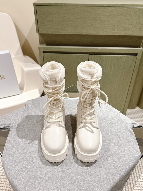 CD Ankle Boots In White Calfskin With Wool Fleece Lining 995818