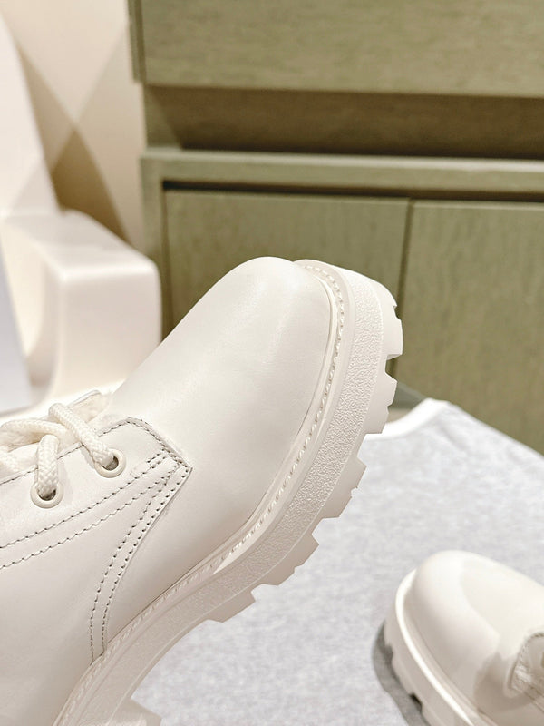 CD Ankle Boots In White Calfskin With Wool Fleece Lining 995818