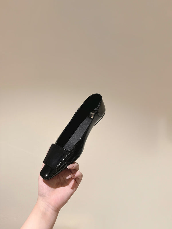 BALLERINA FLATS IN BLACK PATENT CALFSKIN