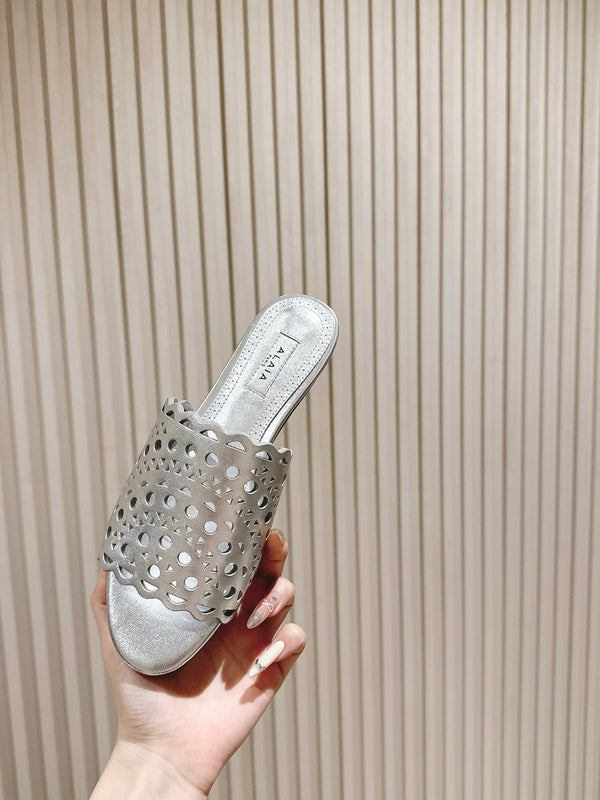 Pantofole Alaia 2025 Vienne Pelle di agnello argento 293656