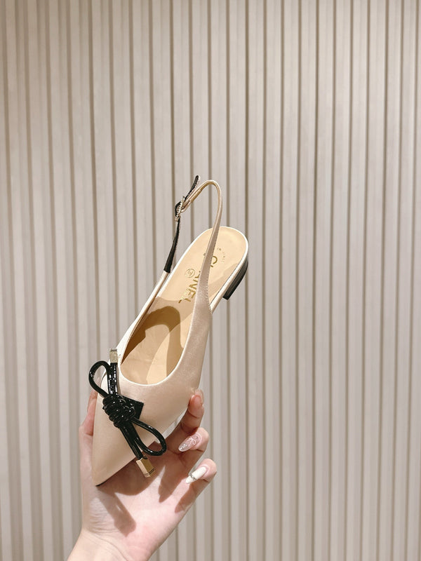 CC 25ss Bow Tie Slingbacks 20mm Beige Satin & Patent Leather 447410