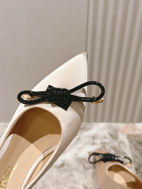 CC 25ss Bow Tie Slingbacks 85mm Beige Satin & Patent Leather 447413