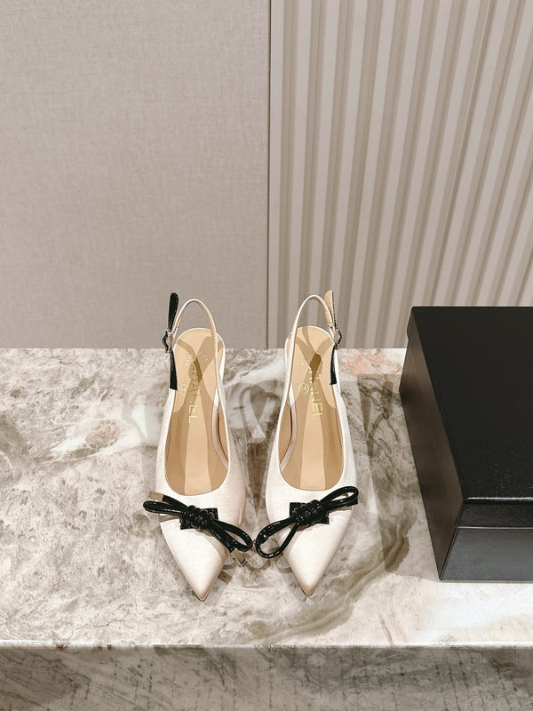 CC 25ss Bow Tie Slingbacks 85mm Beige Satin & Patent Leather 447413