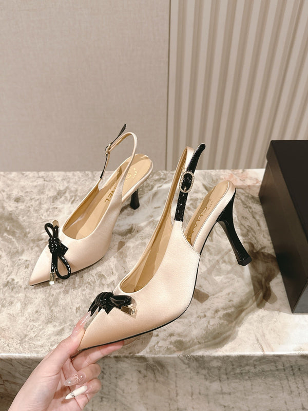 CC 25ss Bow Tie Slingbacks 85mm Beige Satin & Patent Leather 447413