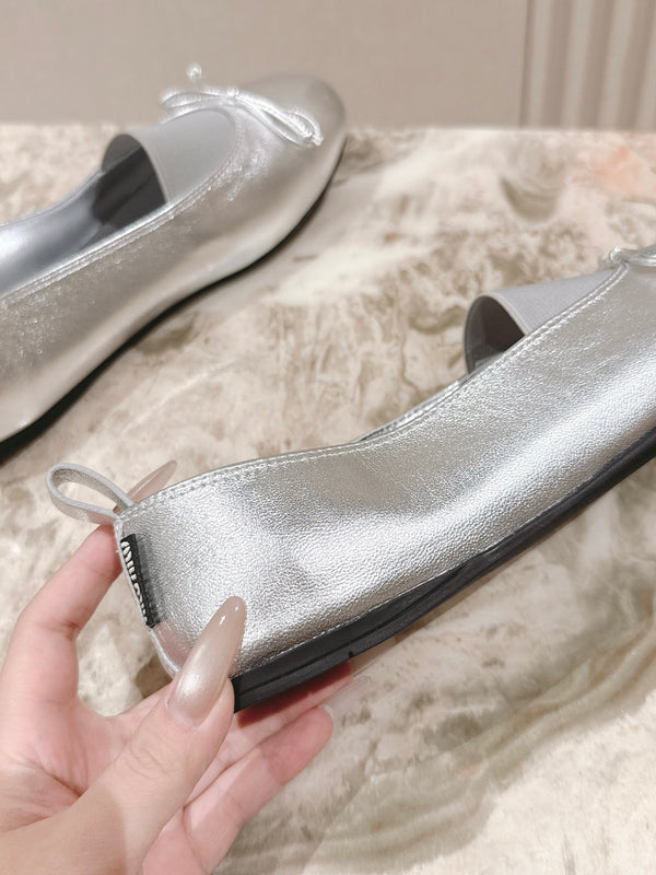 Miu Élan Bow-Detail Ballet Flat Sliver Metallic Leather 445803
