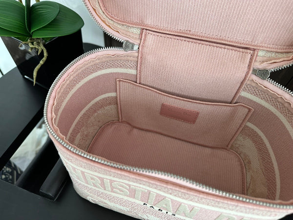 diortravel vanity 25 pink embroidery