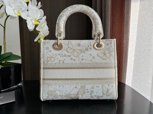 medium lady 24 white beige embroidery canvas