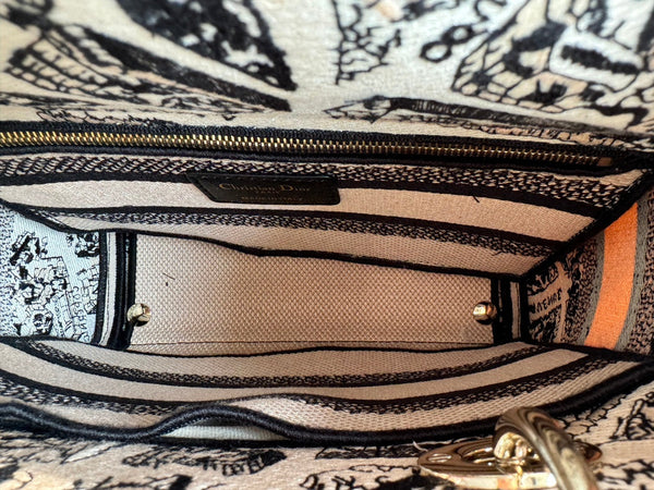 medium lady 24 black pink embroidery canvas