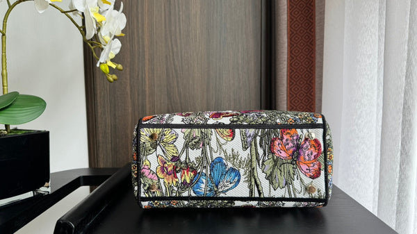 medium lady 24 nero rosa ricamo floreale