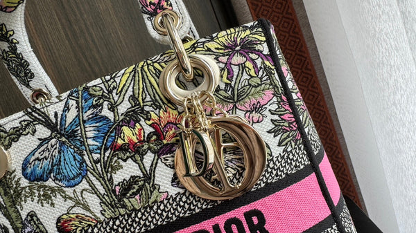 medium lady 24 nero rosa ricamo floreale