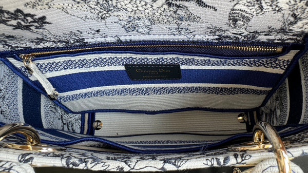 medium lady 24 blu bianco ricamo