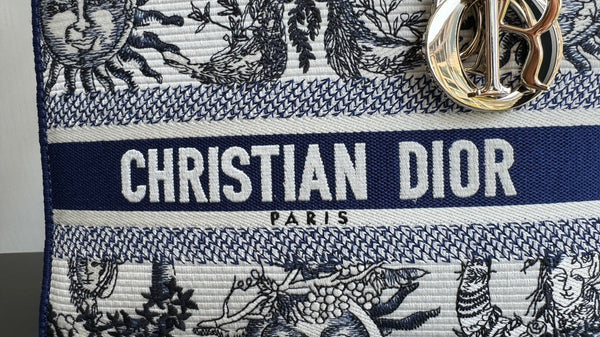 medium lady 24 blu bianco ricamo