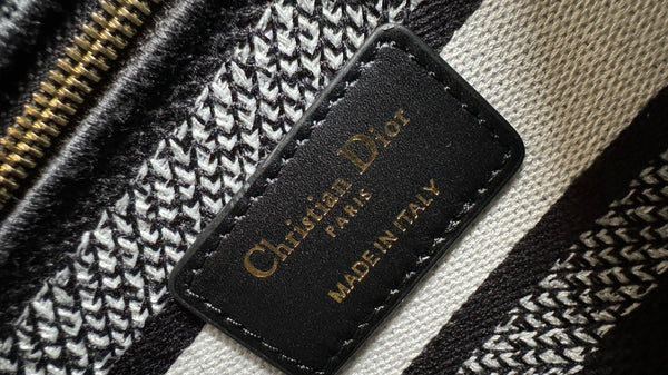 ricamo floreale nero da donna media 24