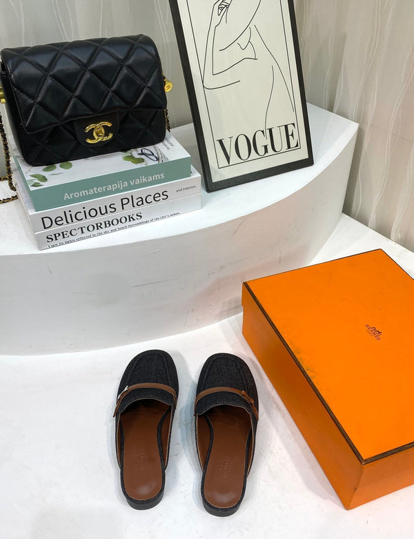 IENA MULE BLACK CANVAS AND BROWN CALFSKIN