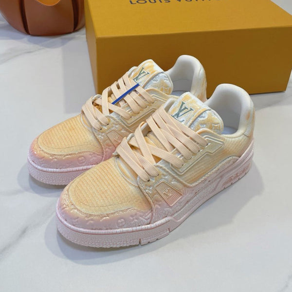 SNEAKER LV TRAINER MAXI IN PELLE DI VITELLO GOFFRATA ROSA CHIARO OMBRE ARANCIONE
