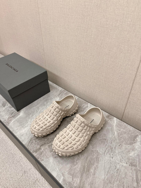 BOUNCER CLOG IN BEIGE RUBBER