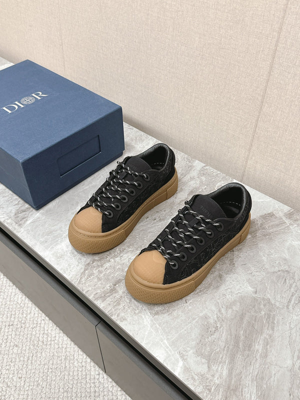 Sneaker B33 di CD e Stone Island – Edizione limitata e numerata in tela nera