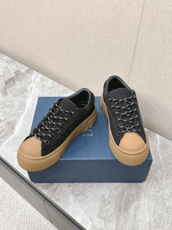 Sneaker B33 di CD e Stone Island – Edizione limitata e numerata in tela nera