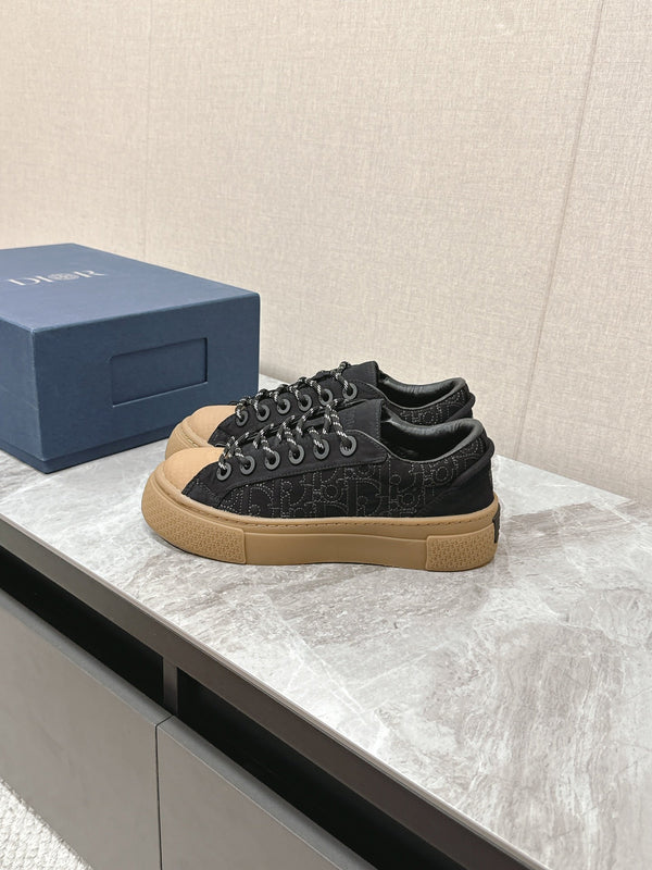 Sneaker B33 di CD e Stone Island – Edizione limitata e numerata in tela nera