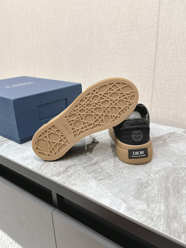 Sneaker B33 di CD e Stone Island – Edizione limitata e numerata in tela nera