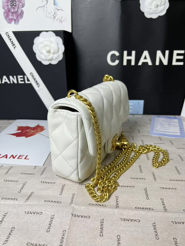 25C Mini Flap 19cm White Lambskin Gold Heart Hardware