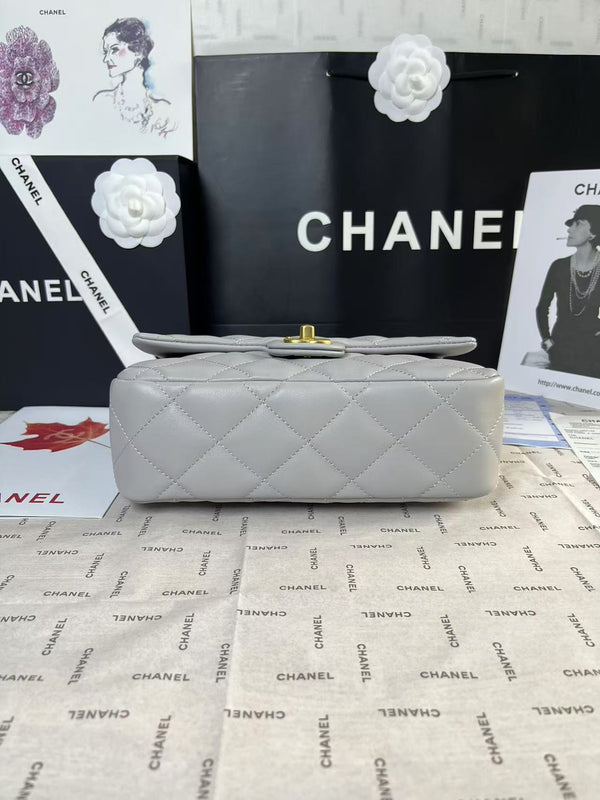 25C Mini Flap 24cm Pelle di agnello grigia Cuore dorato Hardware