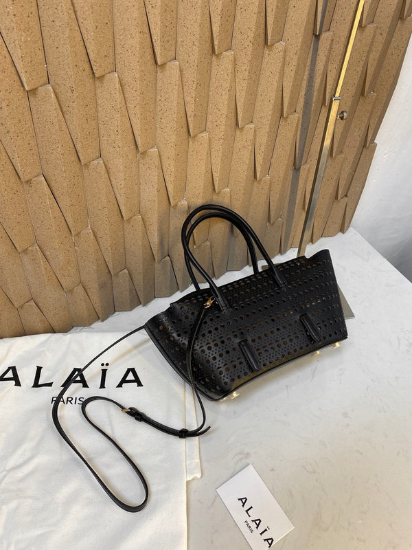 NEO MINA 20 BAG IN BLACK VIENNA CALFSKIN