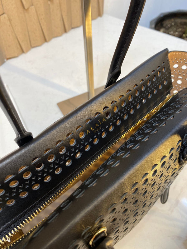 NEO MINA 20 BAG IN BLACK VIENNA CALFSKIN