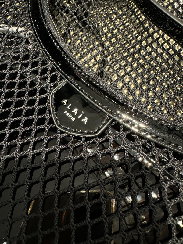 ONE PIECE MEDIUM BAG 43 IN BLACK FISHNET