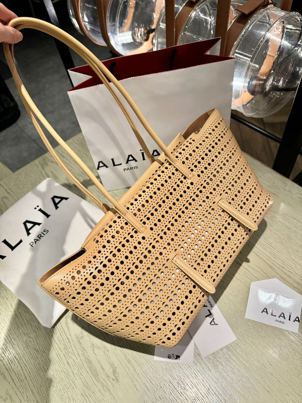 NEO MINA 32 BAG IN HARVEST GOLD VIENNE CALFSKIN