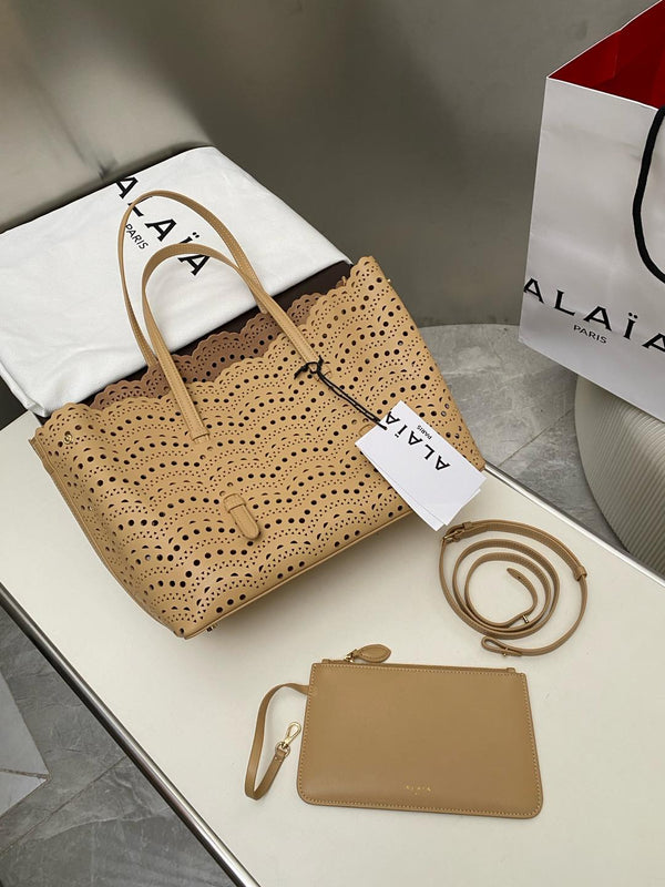 MINA 32 BAG IN HARVEST GOLD VIENNA WAVE CALFSKIN