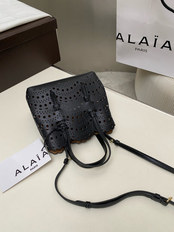 MINA 16 BAG IN BLACK VIENNA WAVE CALFSKIN