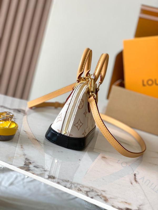 NANO ALMA 18 IN TELA MONOGRAM DUNE BIANCA CON FERRAMENTA ORO