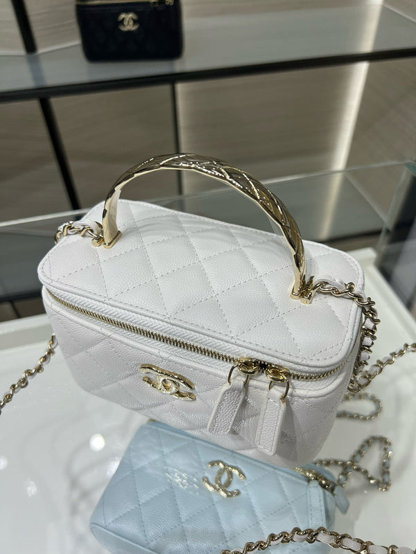 CC 25S Small Vanity 17cm White Grained Calfskin Light Gold Hardware