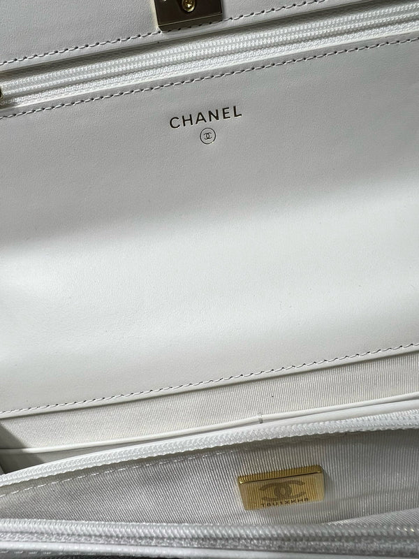 cc 25S Woc Top Handle 19cm White Grained Calfskin Light Gold Hardware