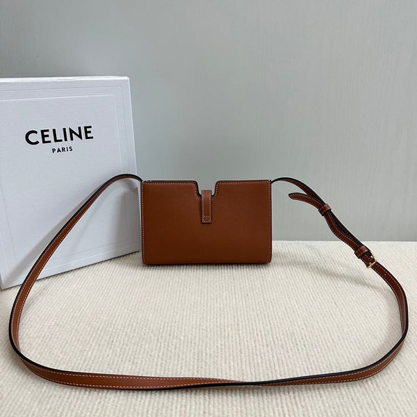 16 STRAP POCHETTE 18 IN BRONZE ORANGE SUPPLE CALFSKIN GOLD HARDWARE