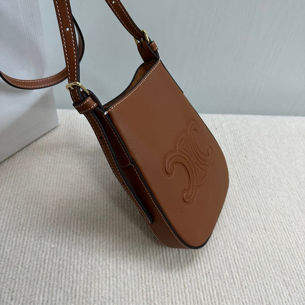 PHONE POUCH HELOISE 19 IN IRISH COFFEE SUPPLE CALFSKIN