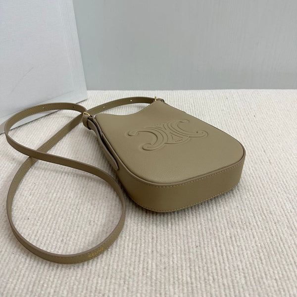 PHONE POUCH HELOISE 19 IN DONKEY BROWN SUPPLE CALFSKIN