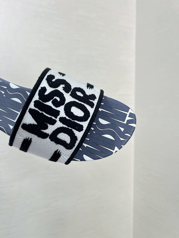 dway slide embroidered cotton grey miss cd alllover motif