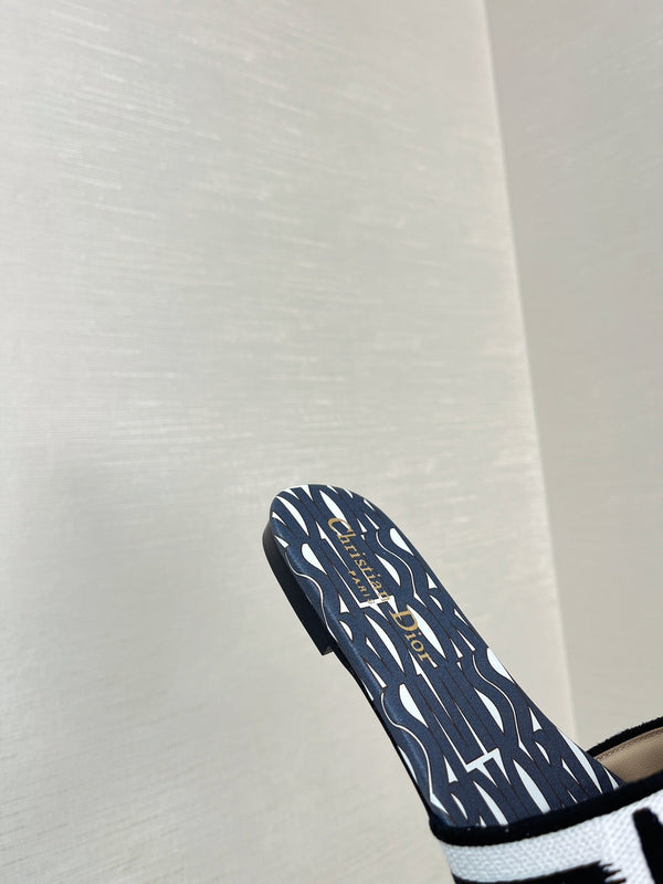 dway slide embroidered cotton grey miss cd alllover motif