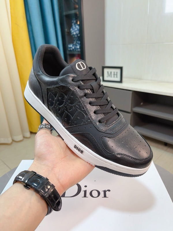 CD B27 SNEAKER BASSA IN PELLE DI VITELLO CON MONOGRAMMA NERO