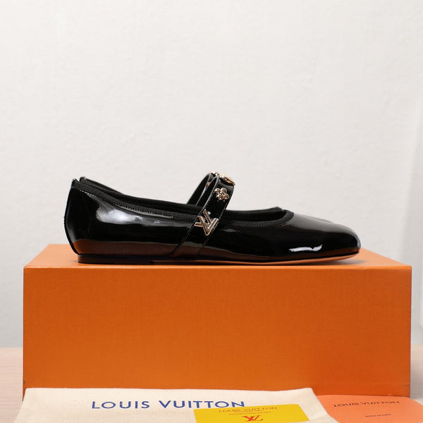 LV 25C Romy Flat Black Patent calf Leather With gold logo 218307